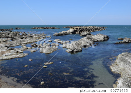 在Yunohama海岸的岩石風景 在Yunohama海岸的岩石風景 90771455