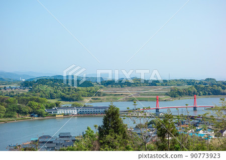 Scenery from Yumeguruma Park [Lake Kitagata / Iris Bridge] 90773923