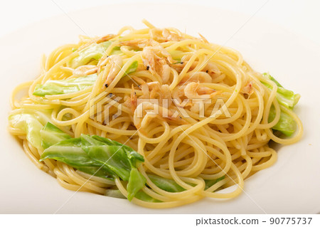 櫻花蝦和捲心菜 peperoncino 櫻花蝦和捲心菜 peperoncino 90775737