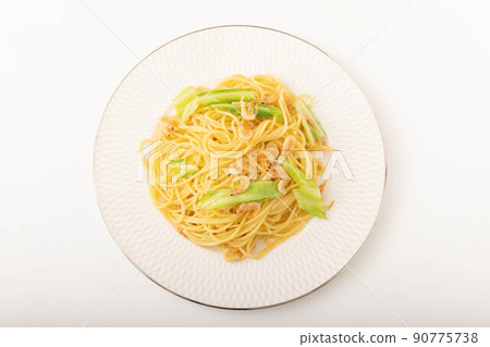 Sakura shrimp and cabbage peperoncino Sakura shrimp and cabbage peperoncino 90775738