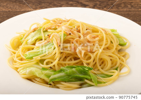 櫻花蝦和捲心菜 peperoncino 櫻花蝦和捲心菜 peperoncino 90775745