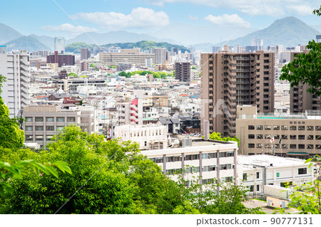 From the Hijiyama Observatory, you can see the south of Hiroshima City, such as the Ujina district. You can see the Prince Hotel at the G7 venue. 90777131