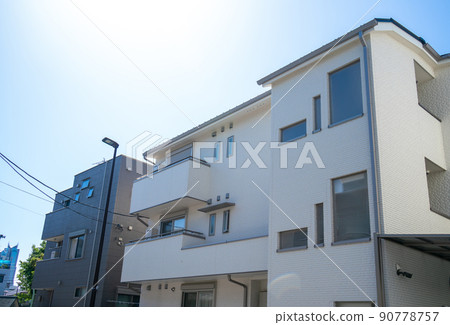 Wooden 3-story small house Wooden 3-story small house 90778757