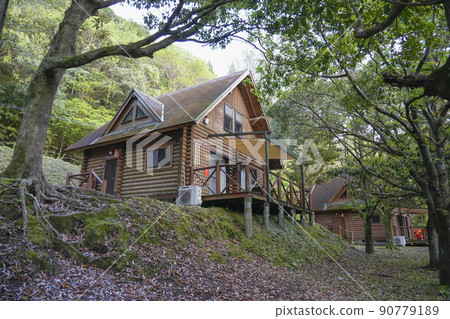 鹿兒島縣岩屋公園露營地。 鹿兒島縣岩屋公園露營地。 90779189