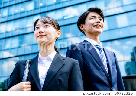Business men and women Business men and women 90782320