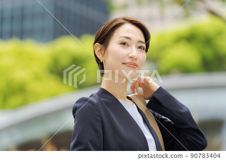 Woman in a suit 90783404