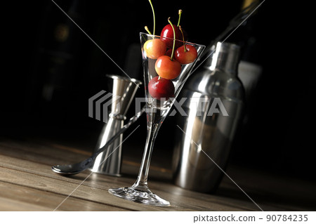 Image cut of martini, cocktails, bars, etc. using shakers, measuring cups, bar spoons, etc. Image cut of martini, cocktails, bars, etc. using shakers, measuring cups, bar spoons, etc. 90784235