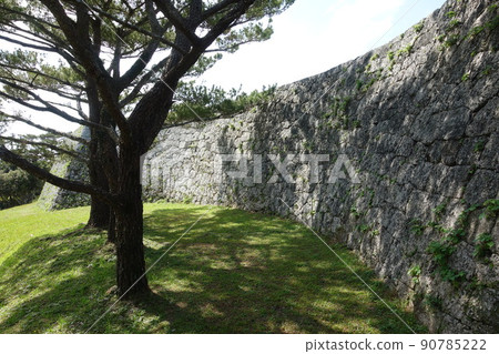 World Heritage Zakimi Castle (Yomitan Village, Okinawa Prefecture) World Heritage Zakimi Castle (Yomitan Village, Okinawa Prefecture) 90785222
