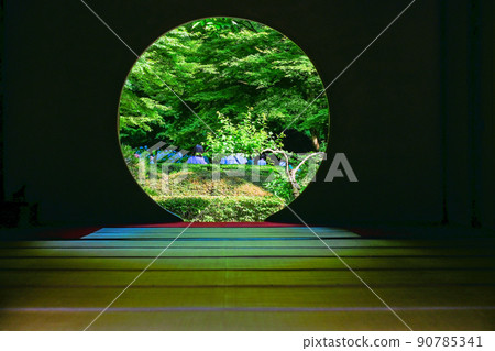 Enlightenment window 90785341