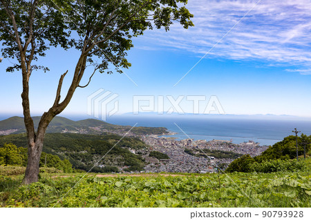 山頂, 都市風景, 旅遊勝地, 山, 自然, 天狗山, 小樽, 自然, 景觀, 綠色, 藍天, 登山, 遠足, 戶外, 觀光 山頂, 都市風景, 旅遊勝地, 山, 自然, 天狗山, 小樽, 自然, 景觀, 綠色, 藍天, 登山, 遠足, 戶外, 觀光 90793928