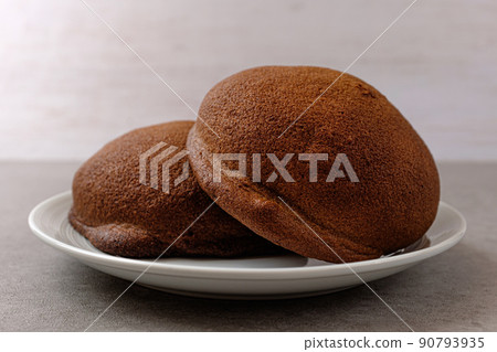 Mocha bread, coffee and cream Mocha bread, coffee and cream 90793935