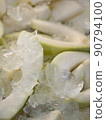 Guava Sliced with Ice Cube 90794100