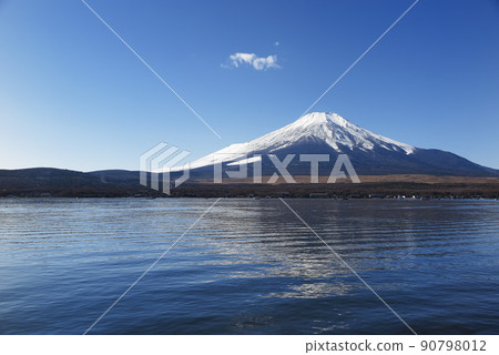 Lake Yamanaka and Mt. Fuji Yamanashi Prefecture Lake Yamanaka and Mt. Fuji Yamanashi Prefecture 90798012