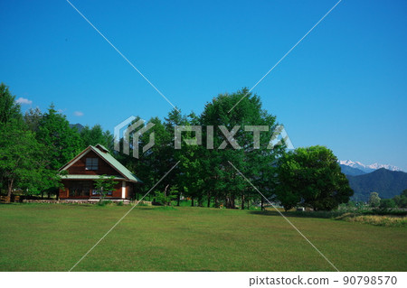 春天的安曇野千尋公園千尋的黑姬山莊 90798570