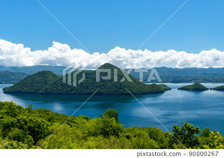 洞爺湖的北海道夏日風光 90800267