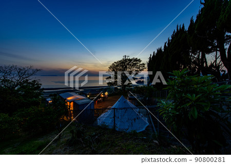 Kagawa Prefecture is the nightfall of the glamping site in Nio, Mitoyo City. 90800281