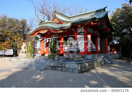 從位於豐中市服部綠地公園附近的長光寺住吉神社本社的右側拍攝。 90803176