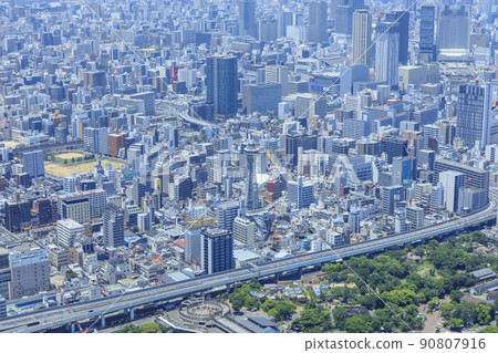 Osaka cityscape Tennoji-Namba area Tsutenkaku 90807916