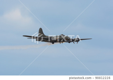 美國陸軍波音 B-17G 轟炸機煙霧 美國陸軍波音 B-17G 轟炸機煙霧 90812228