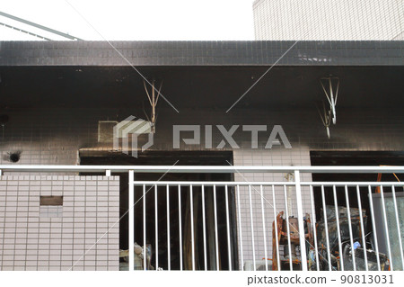 火災現場公寓 90813031