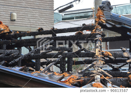 火災現場房屋 90813587