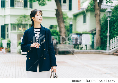 走在神戶北野市的女人 90813879