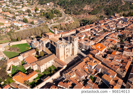 Aerial view of medieval Catedral de Santa Maria in Spanish city of Siguenza 90814013