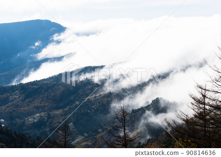 志賀高原秋季雪崩雲 志賀高原秋季雪崩雲 90814636