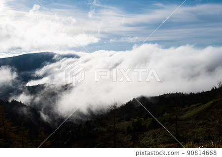 志賀高原秋季雪崩雲 志賀高原秋季雪崩雲 90814668
