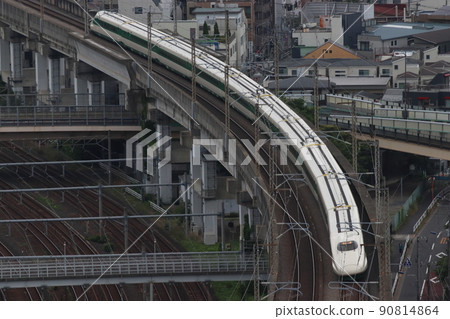 Tohoku / Joetsu Shinkansen E2 series (200 series color / green belt vehicle) 90814864