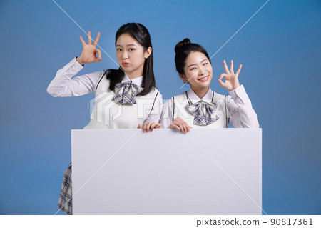 mz generation, asian girl students who operate ok hand with panels 90817361