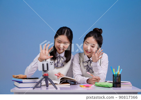 mz generation, asian girl students who broadcast live broadcasts photos images 90817366