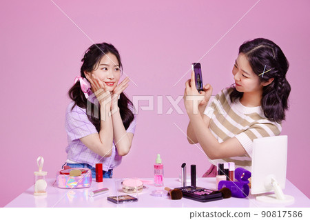 mz generation, asian girl students on beauty live photos image 90817586