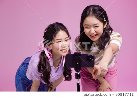 mz generation, asian girl students who shoot short forms photos images 90817711
