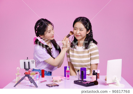 mz generation, asian girl students on beauty live photos image 90817768