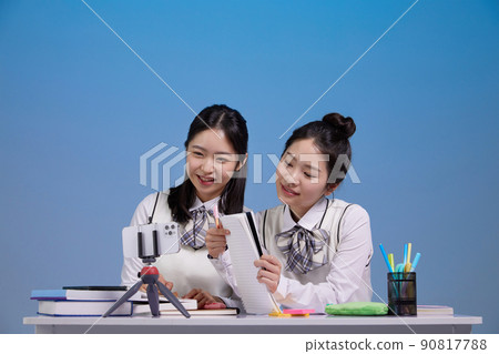 mz generation, asian girl students who broadcast live broadcasts photos images 90817788