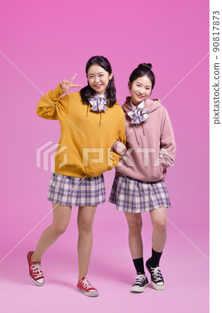 mz generation, smiling asian girl students photos image 90817873