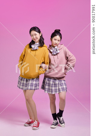 mz generation, smiling asian girl students photos image 90817991