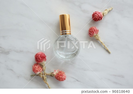 Small bottle 90818640
