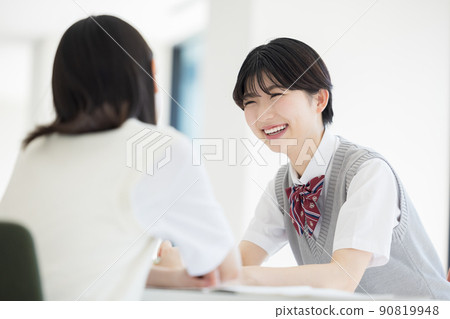 High school students studying with friends "LINK FOREST" shooting cooperation High school students studying with friends "LINK FOREST" shooting cooperation 90819948