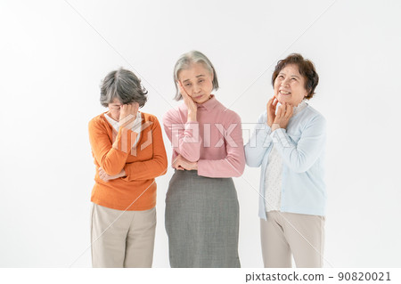 Worried, worried, old-age senior woman Worried, worried, old-age senior woman 90820021