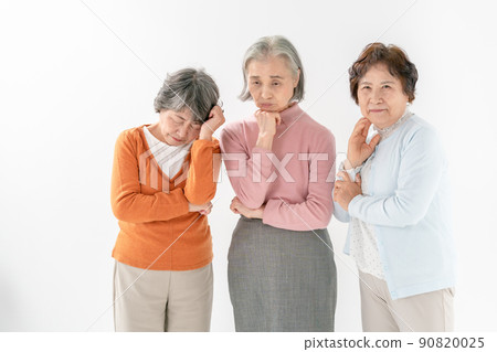 Worried, worried, old-age senior woman Worried, worried, old-age senior woman 90820025