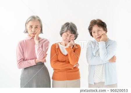 Worried, worried, old-age senior woman 90820053