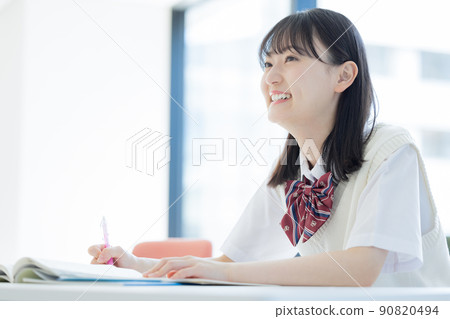 學習拍攝合作“LINK FOREST”的高中生 90820494