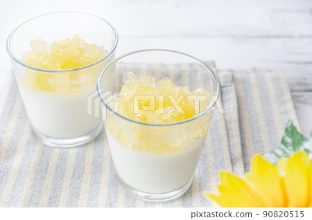 Fruit yogurt jelly Fruit yogurt jelly 90820515