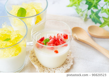 Cold fruit yogurt jelly Cold fruit yogurt jelly 90820523