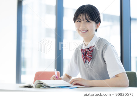 學習拍攝合作“LINK FOREST”的高中生 學習拍攝合作“LINK FOREST”的高中生 90820575