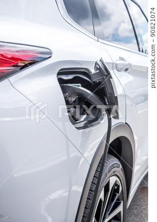 Plug-in hybrid car charging 90821074