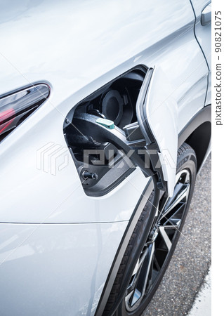 Plug-in hybrid car charging 90821075