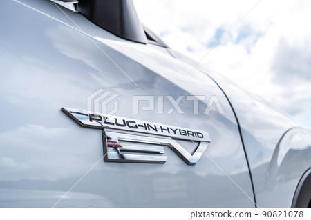 Plug-in hybrid emblem seen on the body Plug-in hybrid emblem seen on the body 90821078